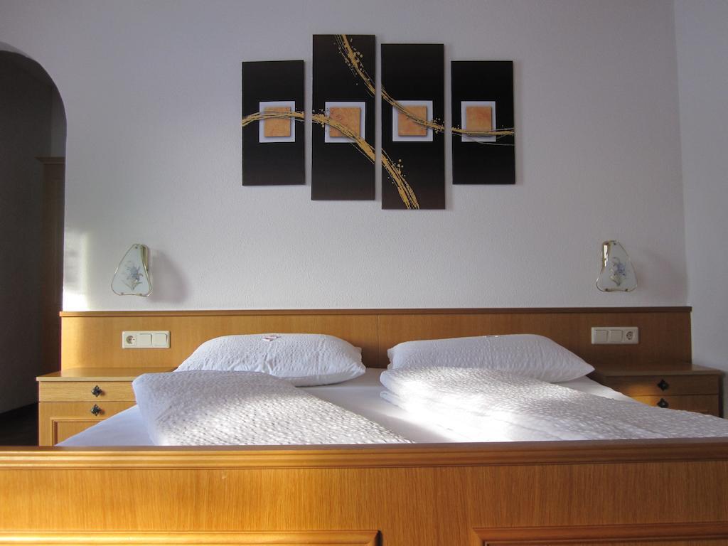 Haus Arosa Apartman Kappl  Szoba fotó
