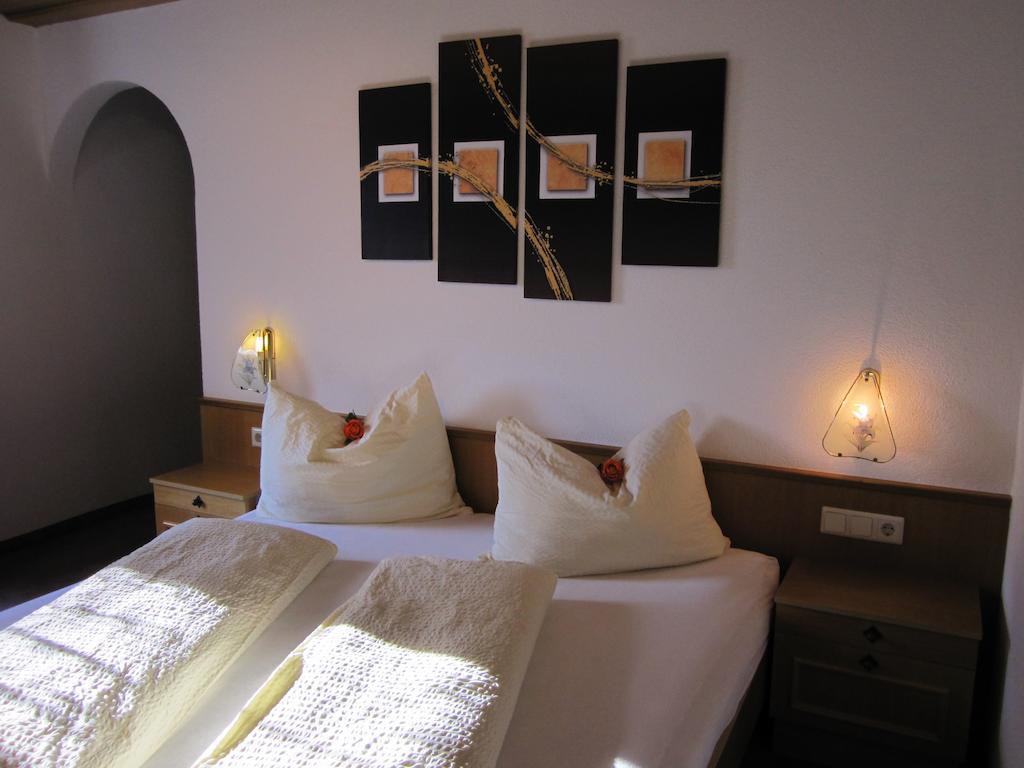 Haus Arosa Apartman Kappl  Szoba fotó