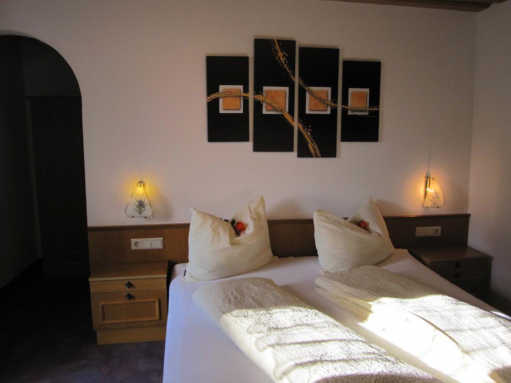 Haus Arosa Apartman Kappl  Szoba fotó